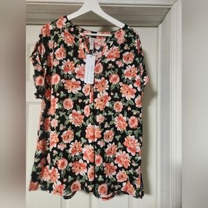 NWT Dear Scarlett Floral Blouse Size 2X | Black Coral Floral Tunic